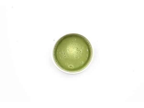 Matcha Latte 2-en-1 N°123 dans un verre vue de haut